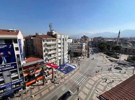 Çınar Meydan'da Satılık 100 M² Ofis