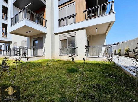 Altıntaş'ta Bahçe Kullanımlı Havuzlu Site İçi Asfalt Yolda