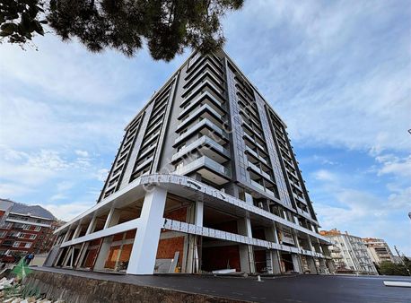 Delta Premıum Gayrimenkul'den A Plaza'da 1+1 Home Office!