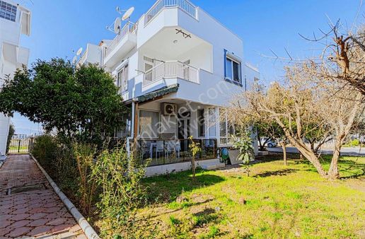 Kundu Oteller Bölgesinde 4+1 Tripleks Villa