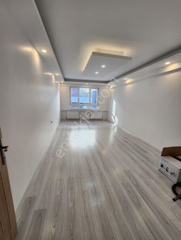 Recep Ümit'ten Çamlıca Behçet Necatigil -ulusal Egem.yakını Arakatta Satılık [asansörlü] 2+1