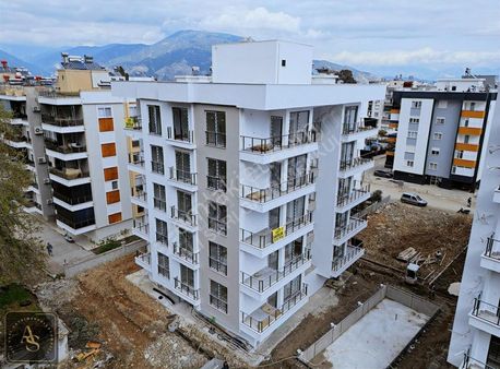 Ali Sarı Gayrimenkul'den Merkezde Havuzlu Ebeyn Ban. 3.kat 2+1