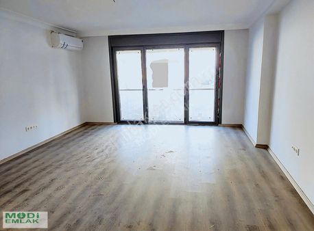 Salacak Kapalı Otoparklı Satılık 3+1 Daire 1.kat