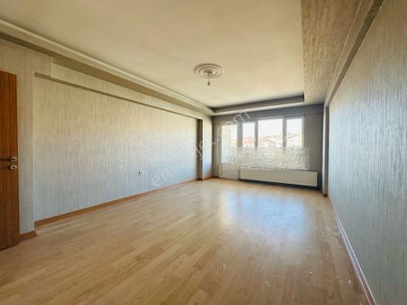 Güney Emlaktan Battalgazi'de Cadde Üzerinde Asansörlü Ebeveyn Banyolu 3+1 Katta Satılık Daire !!