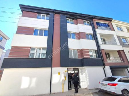 Recep Ümit'ten Esenli Caddesi Yakınında Satılık Özel Garajlı Asansörlü Lux Sıfır 3+1 Daire.