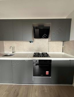 İncek'te Caddeye Yakın Site İçerisinde Detayları Düşünülmüş 1+1