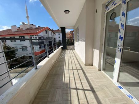 Yeni Binada 3+1 2.kat Merkezi Konumlu Geniş Ferah Daire