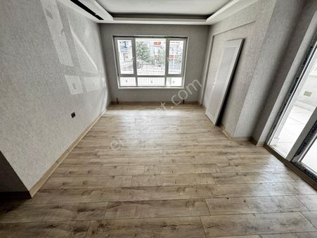 Cadde Üzeri Yeni Bina , 2+1 Giriş Kat Güney Cepheli Merkezi Konum