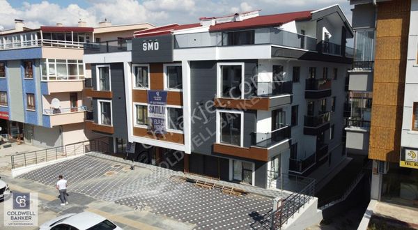 Cadde Üzerinde, Yeni Binada,sıfır 1+1 Daire