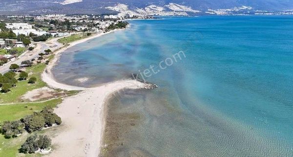 Denize 800 Mt Mesafede Satılık 500 M2 Villa İmarlı Arsa