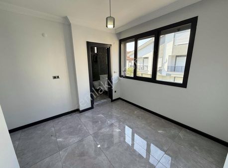 Butik Şirin Havuzlu Site İçerisinde Satılık Villa