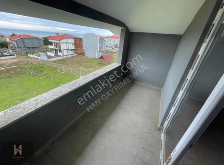 Kupon Geniş Bahçeli Merkezi Konumda K.p Bağlı Yazlık Villa