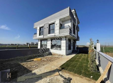 ▃▅▇han İnşaat▇▅▃ Yerden Isıtma Teras Ve Geniş Bahçeli Villa