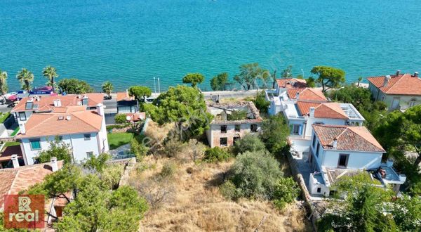 Sefa Çamlıkta Denize Sıfır Eşsiz Konumda 2110 M2 İmarlı Arsa