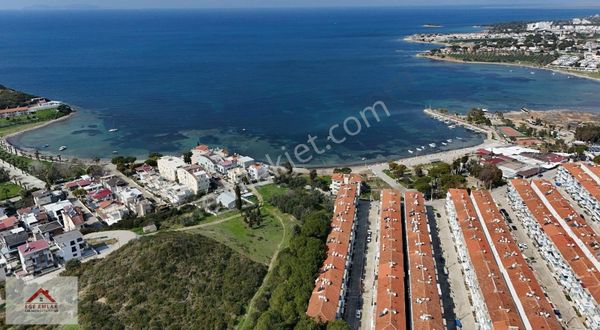 Denize Sıfır Sitede Satılık 2+1