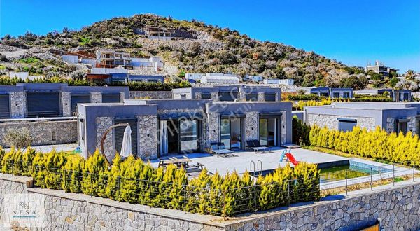 Bodrum Yalıkavak Merkezi Konumda Satılık 3+1 Tek Kat Taş Villa