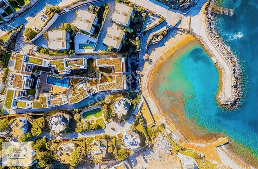 Denize Sıfır Sitede Satılık Deniz Manzaralı Lüks Rezidans