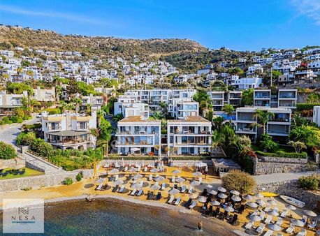 Bodrum Gündoğan Denize Sıfır Plajlı Sitede Satılık 4+1 Dubleks