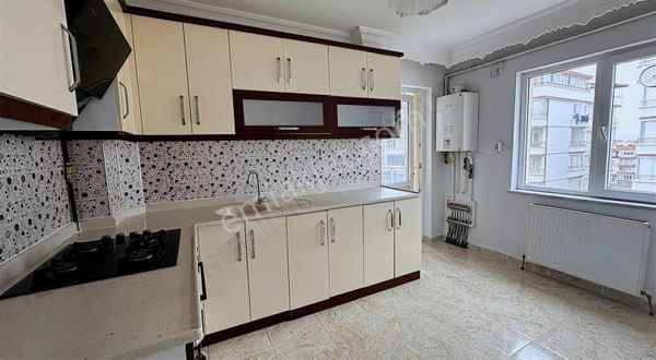 Aktif Emlak'tan Pınarbaşı Mh'de Asonsörlü Ara Kat Daire