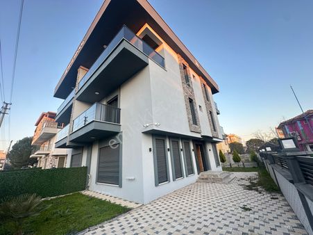 Remax Target'den Torbalı Ayrancılarda Satılık Triplex Lüks Villa