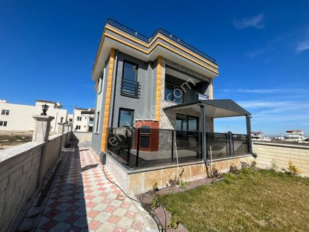 Çanakkale Umurbey’de Satılık 4+1 Villa