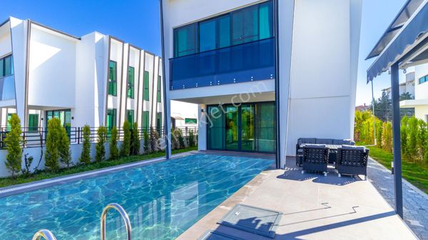 Günlük Kiralık Lüks Havuzlu Villa