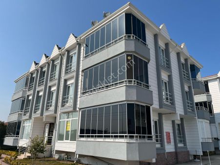 Filiz Emlak'tan Aziziye Mahallesinde Havuzlu 2+1 Satılık Daire *krediye Uygun*