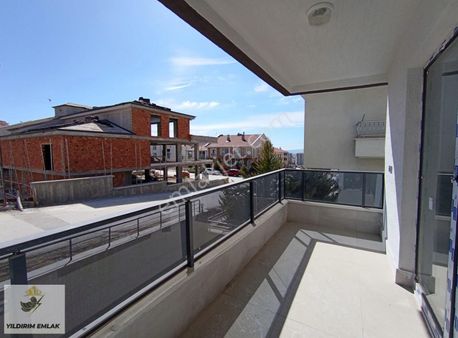 Yıldırım Emlak'tan Şehitlikte Orta Kat Sıfır 3+1 Yapili Daire