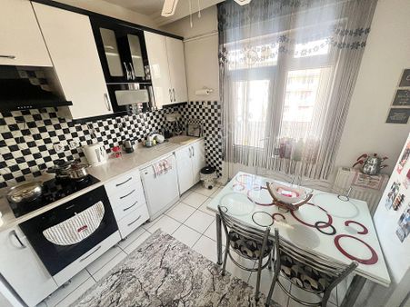 Karşıyakada İvedik Cadde Yakını Manzaralı İskanlı Masrafsız 3+1