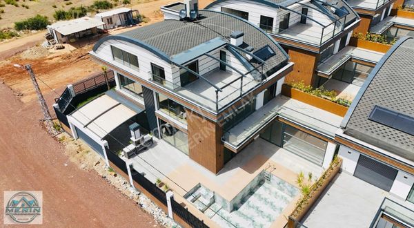 Döşemealtı Altınkale'de 5+1 Tripleks Lüks Modern Satılık Villa