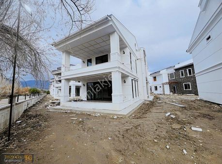 Terzioglu"ndan Fenerde Denize Sıfır Ultra Lüks Villa