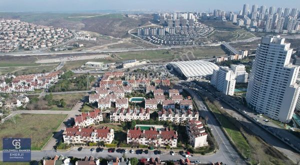 Bahçeşehir 2. Kısım Satılık 5+2 Villa Özel Dekore Edilmiş