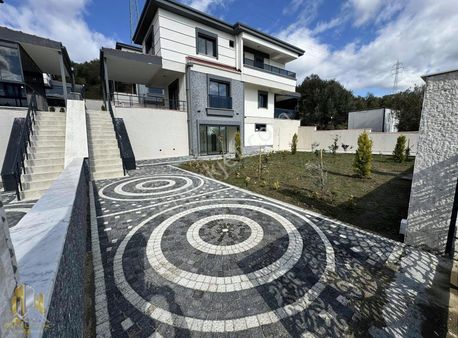 Emlak 58,den 440m2 Arsa İçinde 3+1 Sıfır Müstakil Lüx Villalar