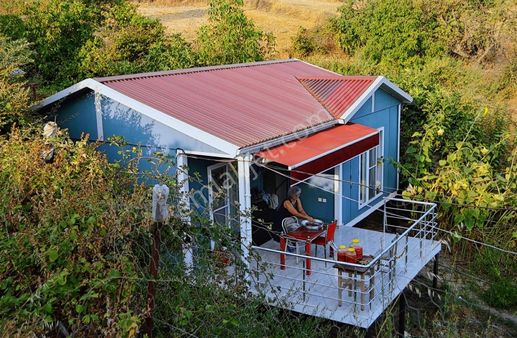 Balıkesir Sındırıgı'da 6,450 M2 Her Şeyi Hazır Çiftlik Evi