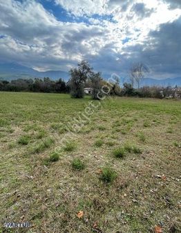 Köy Yerleşim Tapuya İşlenik Ev Olan Saklıkent Yoluna Cephe Tarla