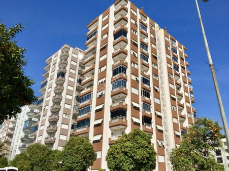 Eab’den Aydın Satılık 3+1 180 M2 Bahçe Katı Cumhuriyet Mah. Site İçinde Doğalgazlı Daire