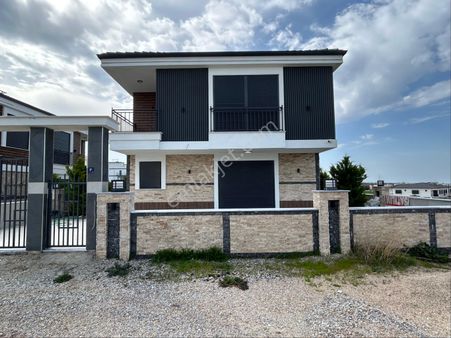 Didim Hisarda Havuzlu Tam Müstakil4+1 Villa