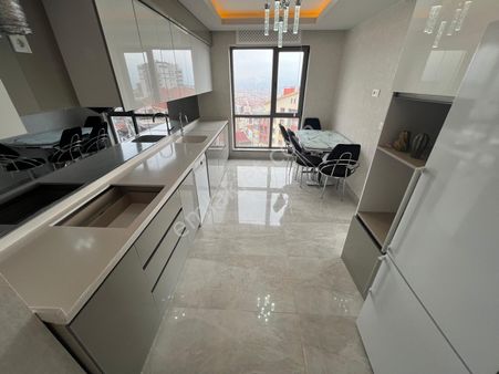 Cihandan Burç Mah Seval. Piri Caddeleri Yakın Manzaralı 4+1 Dair