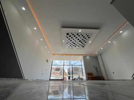 Akçay Işıklar Karşısı Satılık Dükkan 140m2