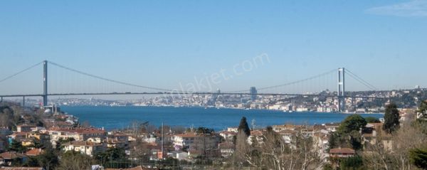 Çengelköy Merkezde İyi Boğaz Manzaralı Bahçeli Villa