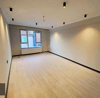 Emek Tramvay Durağı Yanında 3+1 Satılık Daire