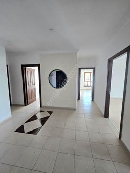 Teras Gayrimenkul'den Şehir Merkezinde Hürriyet Sitesinde Kombili Satılık Dairemiz