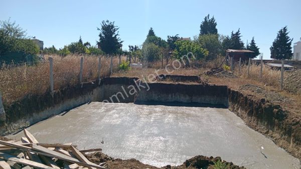 Yenicede Ruhsatı,projesi Ve Temeli Hazır 300 M2 Müstakil Arsa