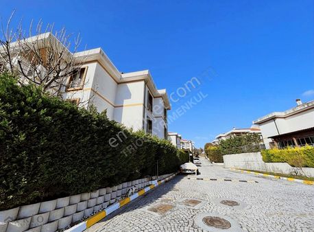 Bahçeşehir Kelebekler Vadisi Satılık "kısa Kat" 3+1 Daire