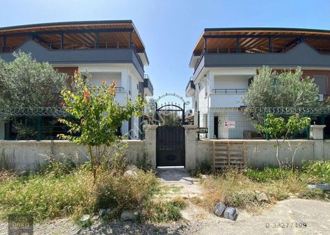 Orko Gayrimenkul'den Site İçerisinde Satılık Havuzlu 3+1 Müstakil Tripleks