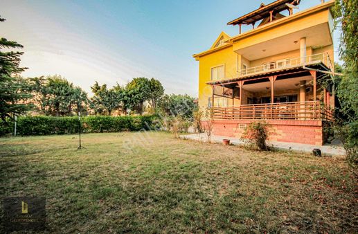 Silivri Gazitepe'de Full Yapılı 2650m2 Arsa Ve Müstakil Villa