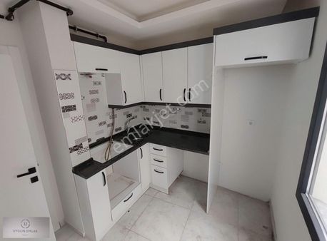 Buca Ufuk Mah. Yıkık Kemer Meydan Yakını 2+1 Satılık Daire