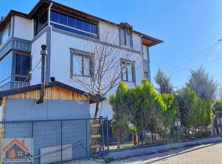 Yalova Tavşanlı Da Satılık Tripleks Villa Deniz Manzaralı