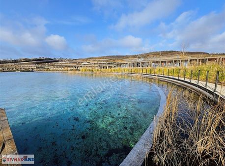 Riva Düşler Vadisi 'nde Gölet Manzaralı Kiralık Dükkan