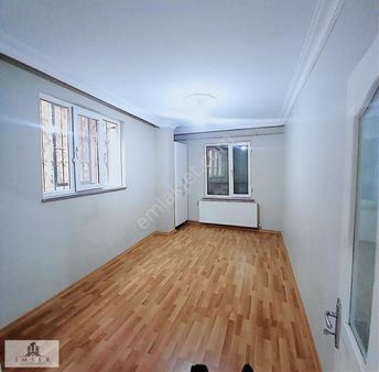 Alibeyköy Merkezde Ana Caddede İskanlı Krediye Uygun 2+1 - Daire